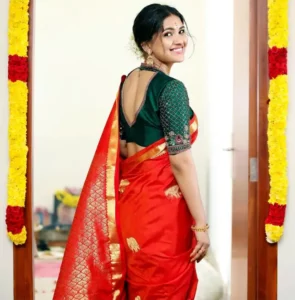 vani-bhojan-gives-fans-saree-goals-202105-1619880986